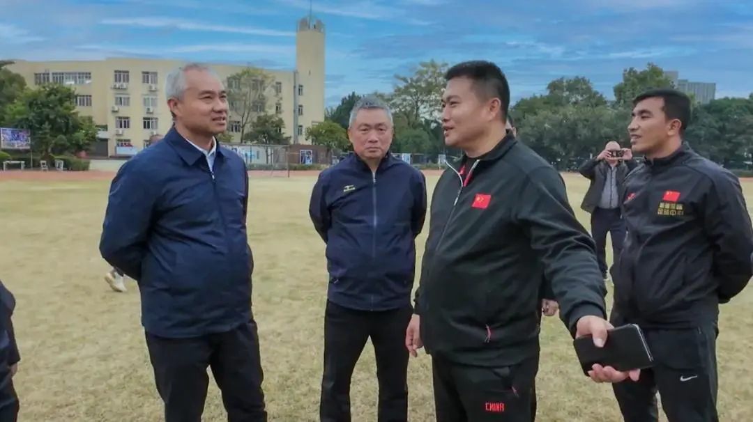 刻苦训练篮球时如何避免受伤的建议_2